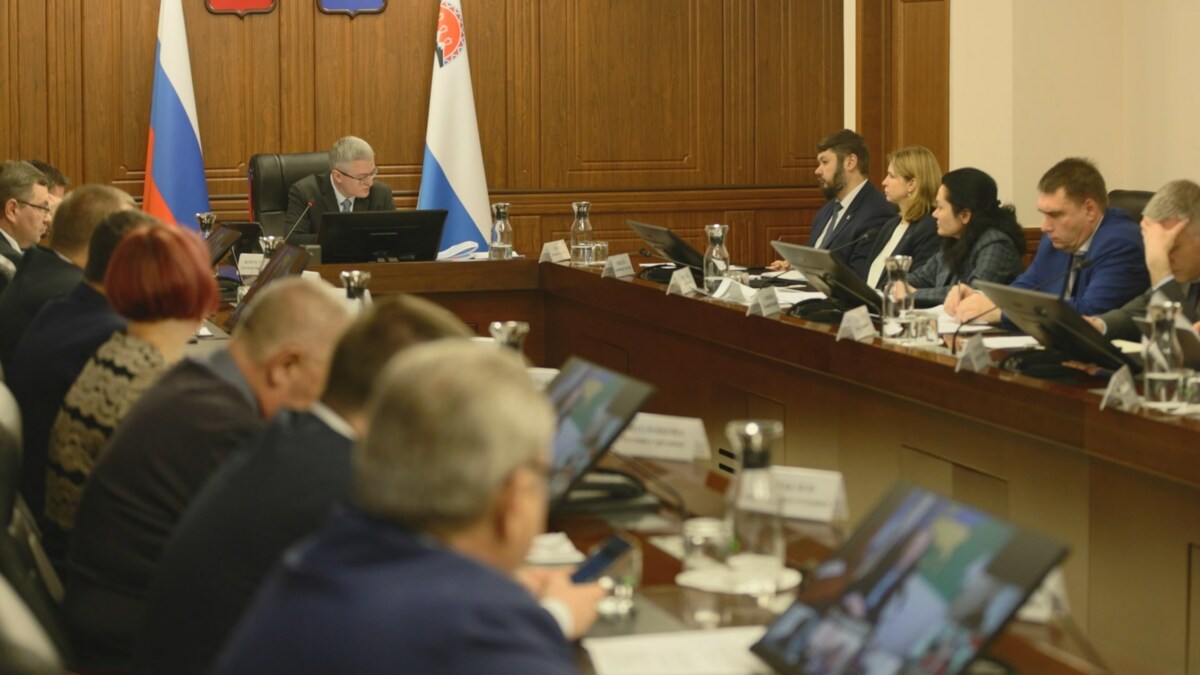 Реализацию национальных проектов и целей обсудили в правительстве Камчатского края