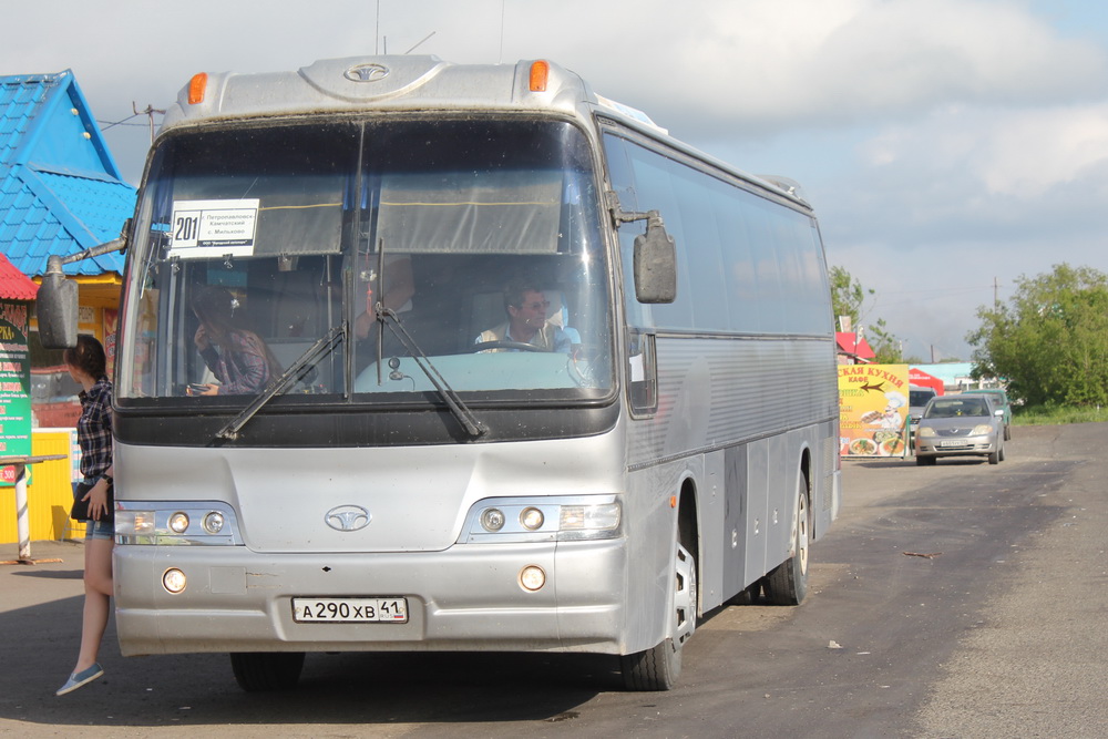 Автостанция петропавловск камчатский. Петропавловск-Камчатский автовокзал. Автовокзал 10 км Петропавловск Камчатский. Камчатский автобус Камчатка автобус Камчатка. Петропавловск автобус Петропавловск Камчатский автобус.